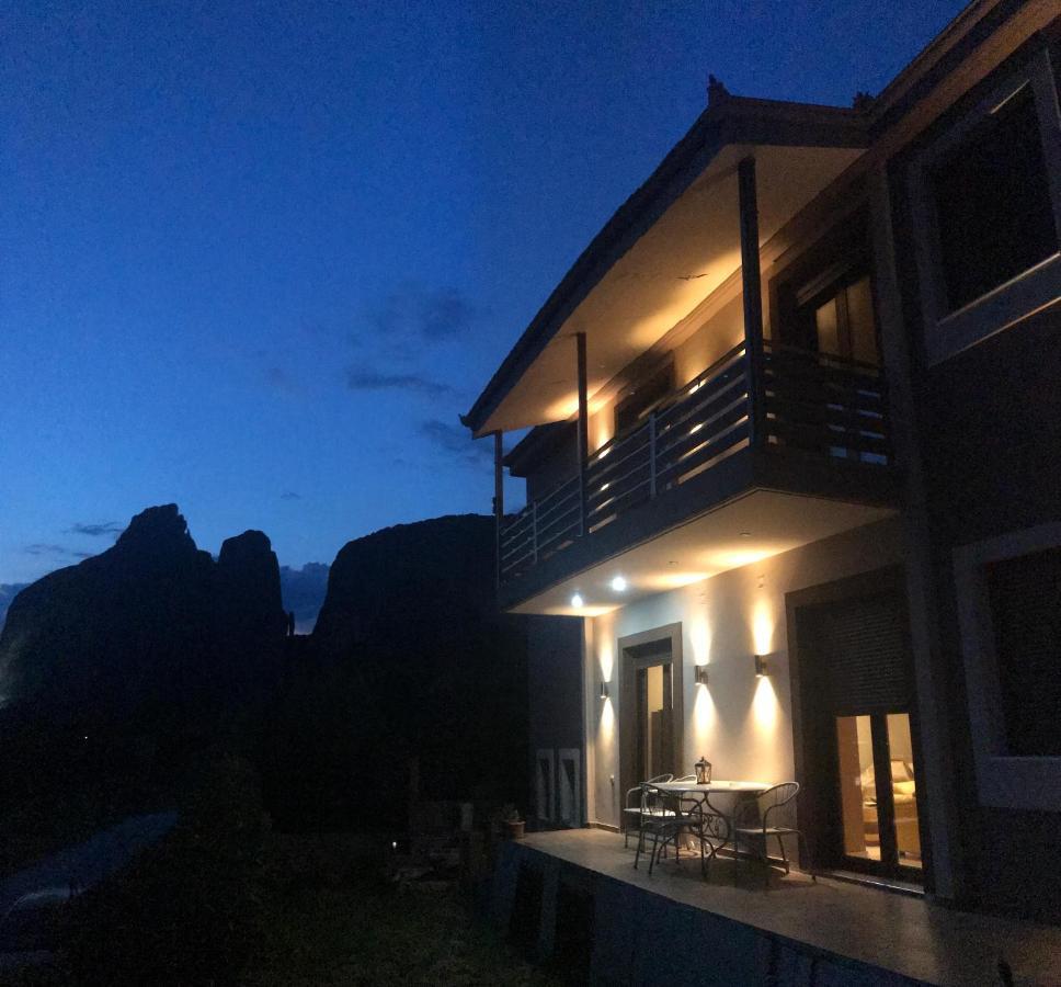 Villa Under Meteora カランバカ エクステリア 写真